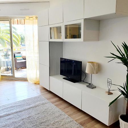 Bel Appartement A 50M De La Plage, 2 Pieces Climatisees, Parking Prive Antibes Exterior photo